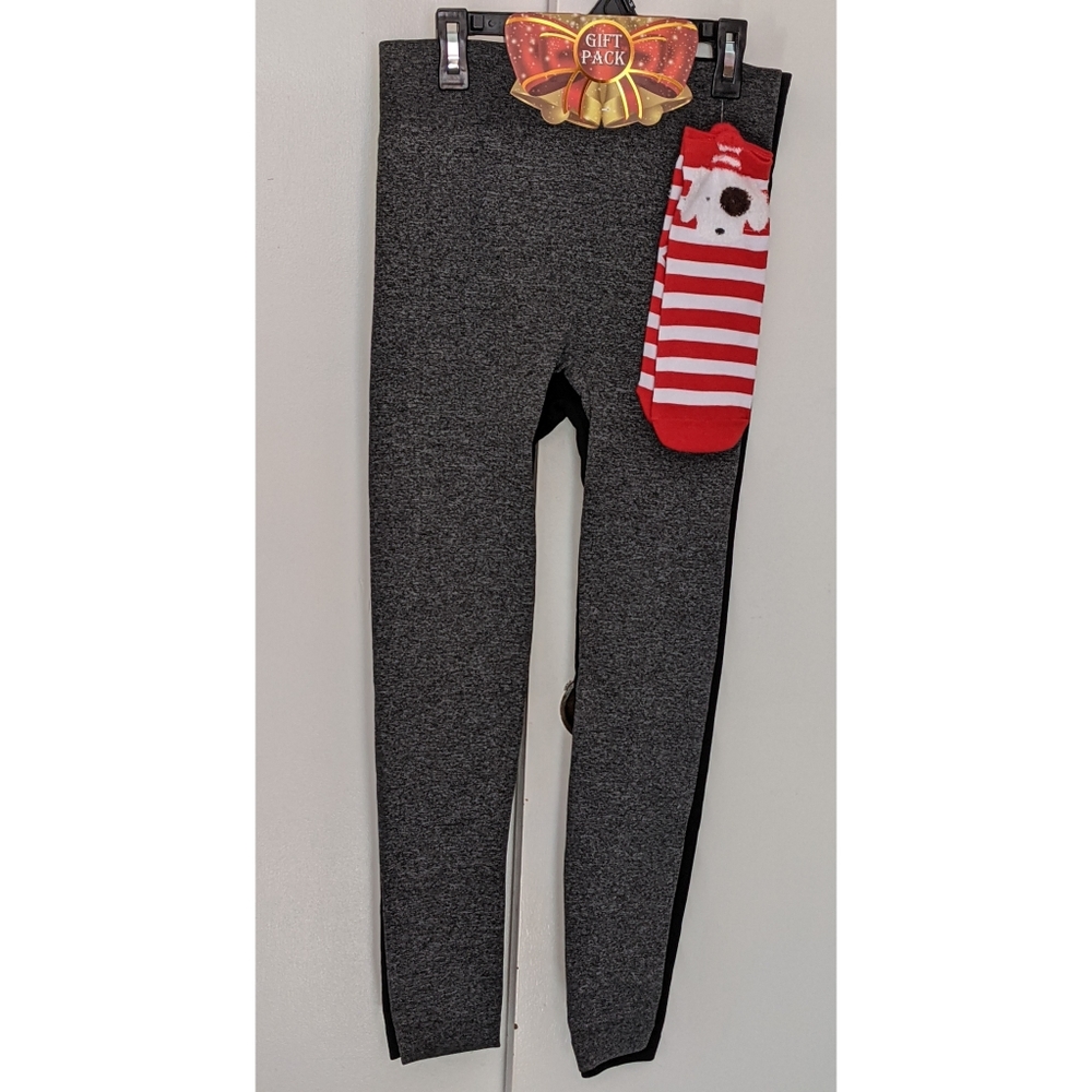 Shosho | NWT Womens Gift Pack Set Of Leggings And Socks Size S/M